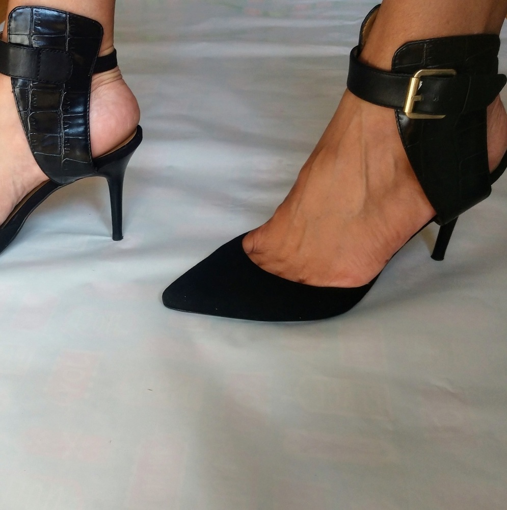 Report Signature Women's Black Pumps  9